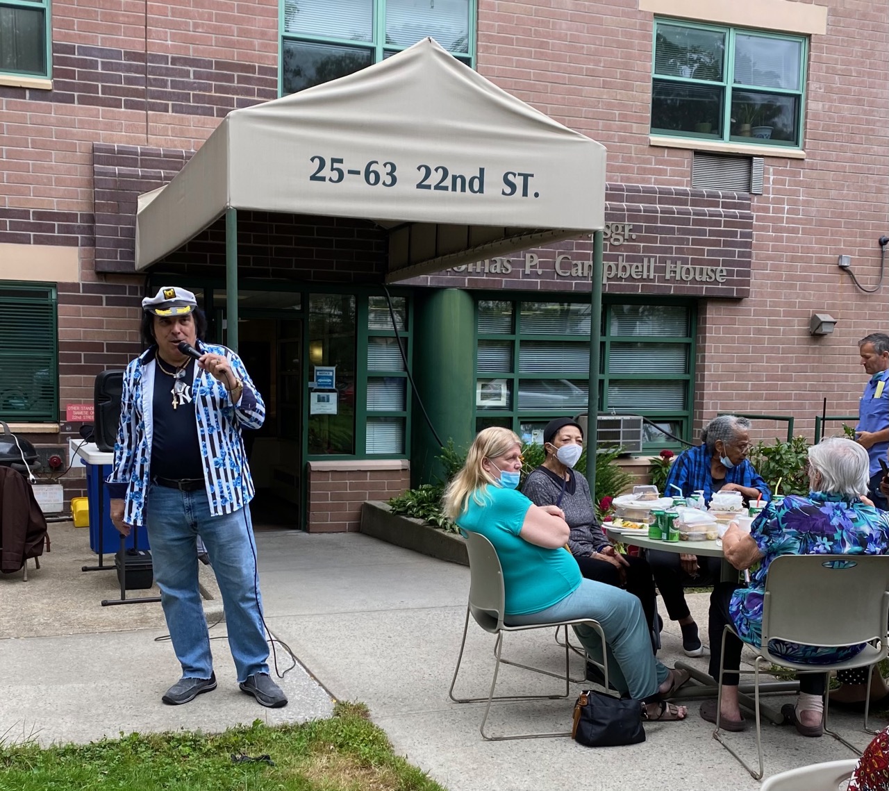 Residents sings cover songs for peers